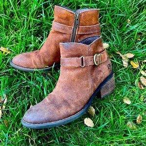 Born stacked heel bootie. Rust distressed leather